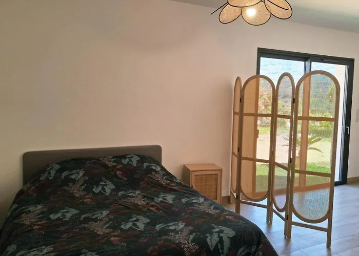 Lumineux Entre Terre Et A 2min De La Holiday home Calcatoggio (Corsica)